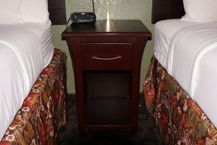 Room 6 of 34
