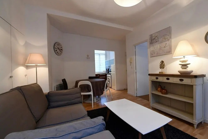 Room 4 of 15