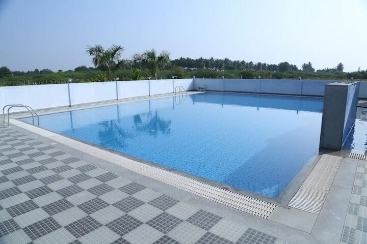 Pool 14 of 32