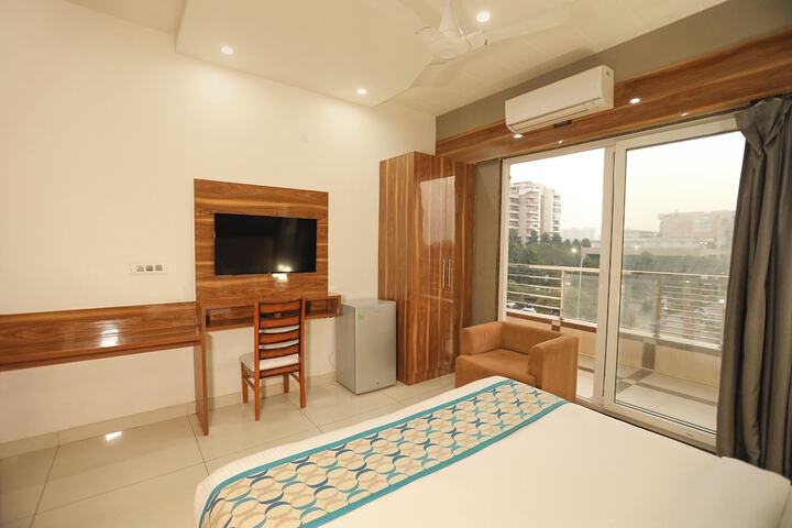 Room 38 of 77