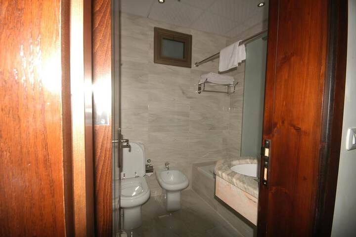 Room 47 of 78
