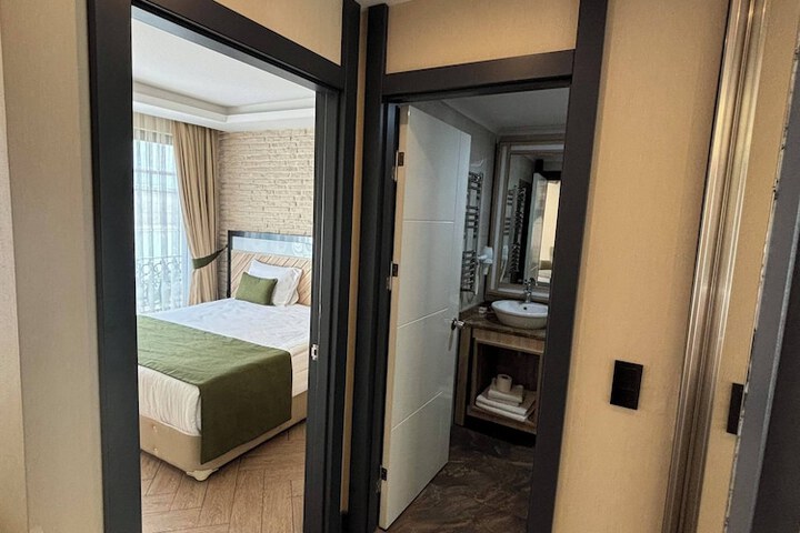 Room 22 of 101