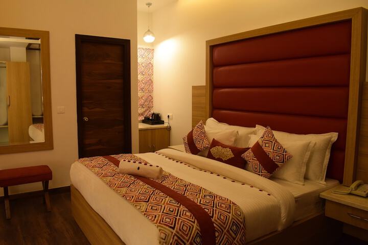 Room 10 of 43