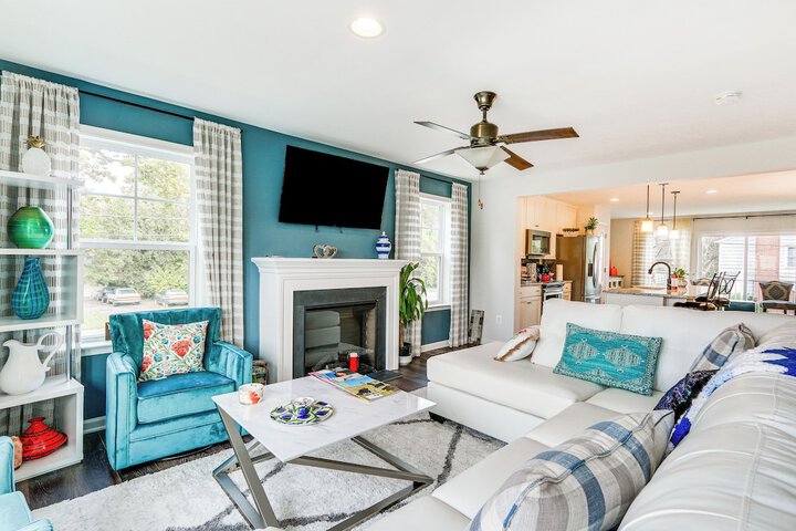 2 Mi to Hollywood Casino: Charles Town Townhome!