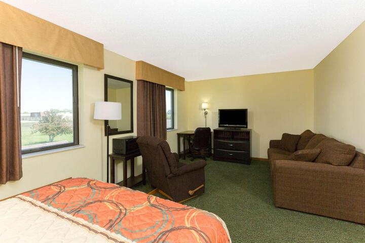 1 King Bed (3 of 11)