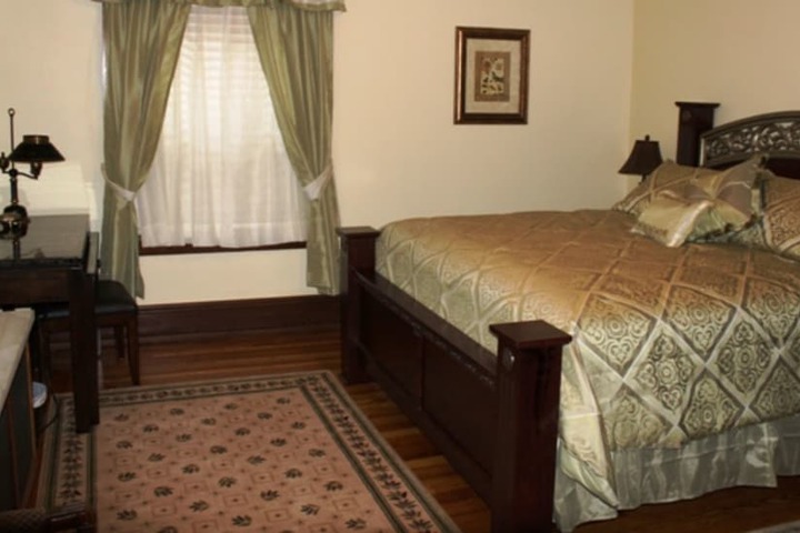 Room 6 of 30