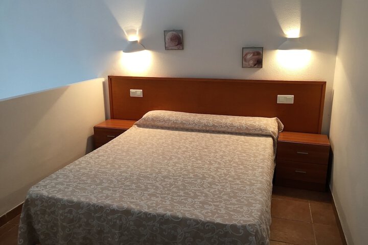 Room 4 of 28