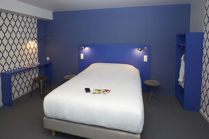 Room 15 of 32