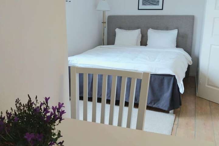 Room 33 of 140