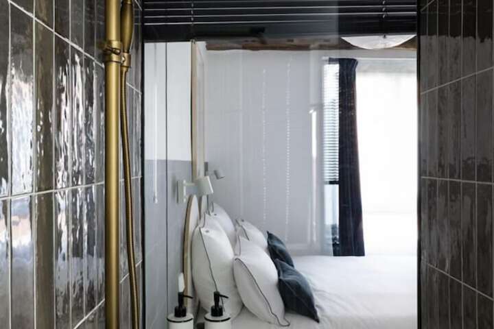 Room 48 of 60