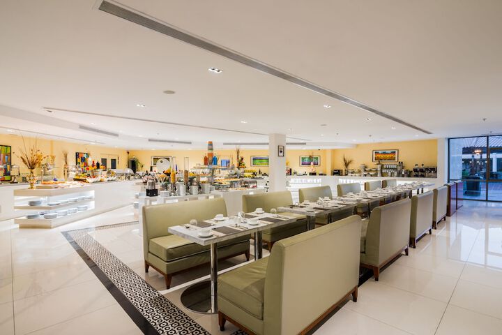 Dining 68 of 84