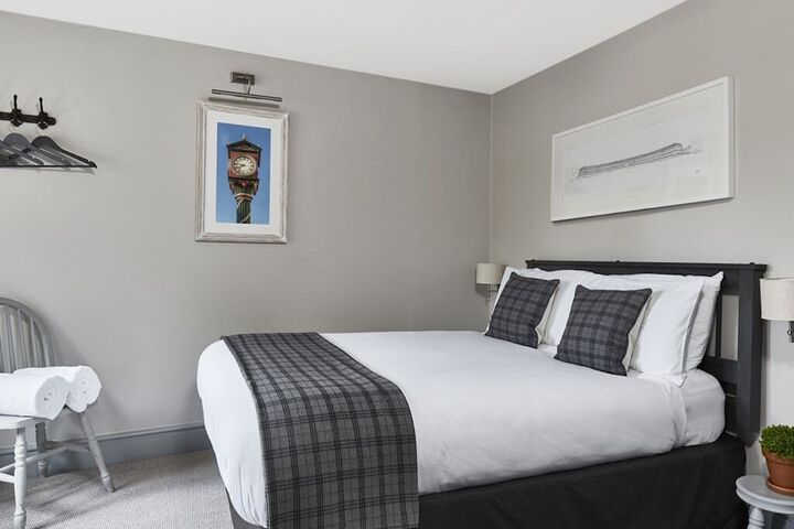 Room 10 of 21