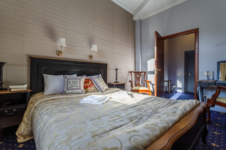 Room 29 of 49