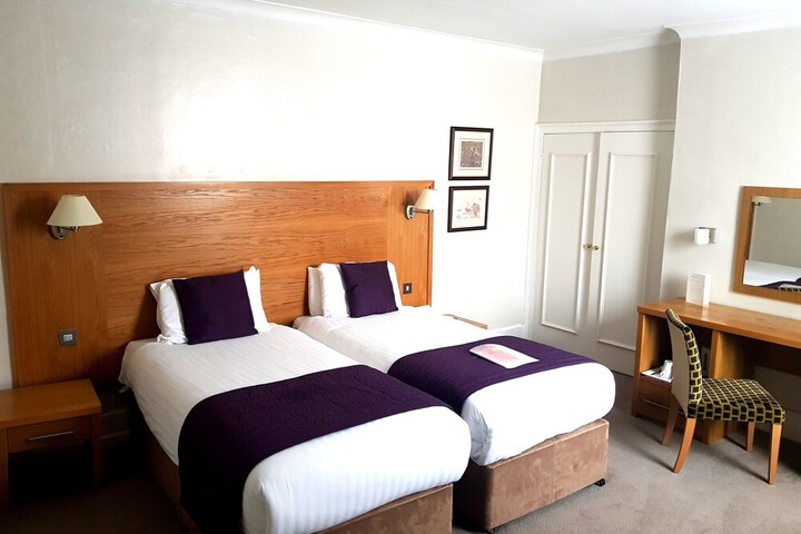 Room 25 of 116