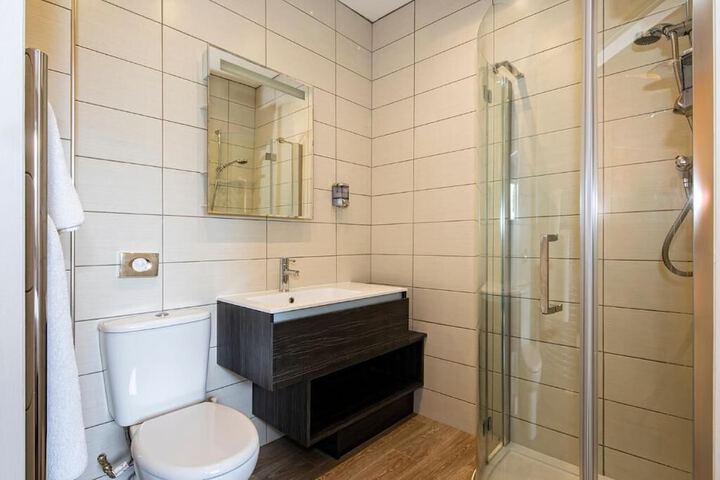 Room 14 of 25