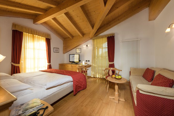Room 5 of 32