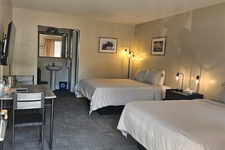 Room 17 of 32