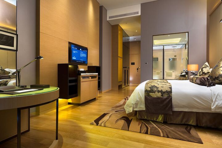 Room 12 of 64