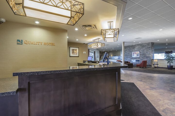 Entrance & Lobby