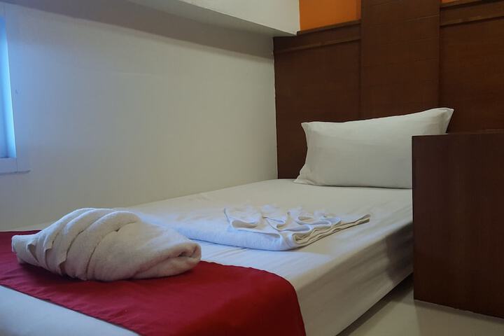 Room 7 of 92