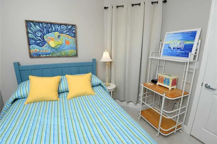 Room 2 of 20
