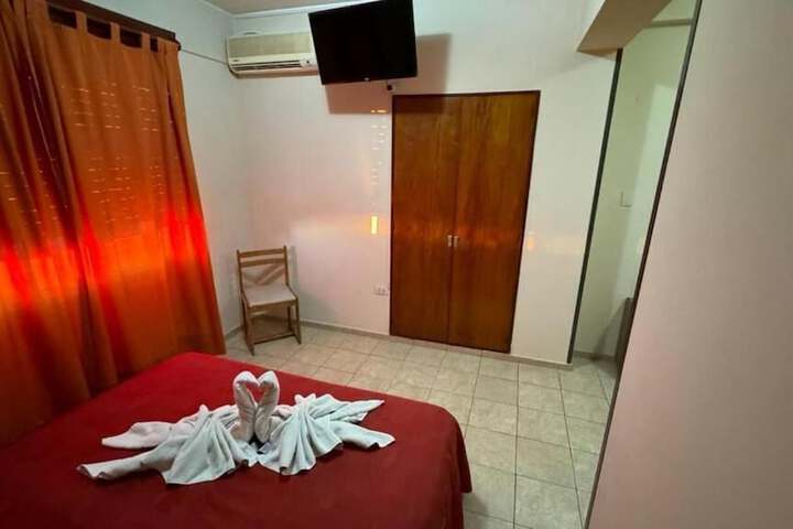 Room 2 of 16