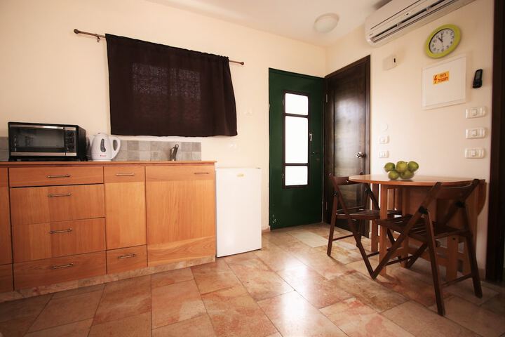 Room 8 of 47