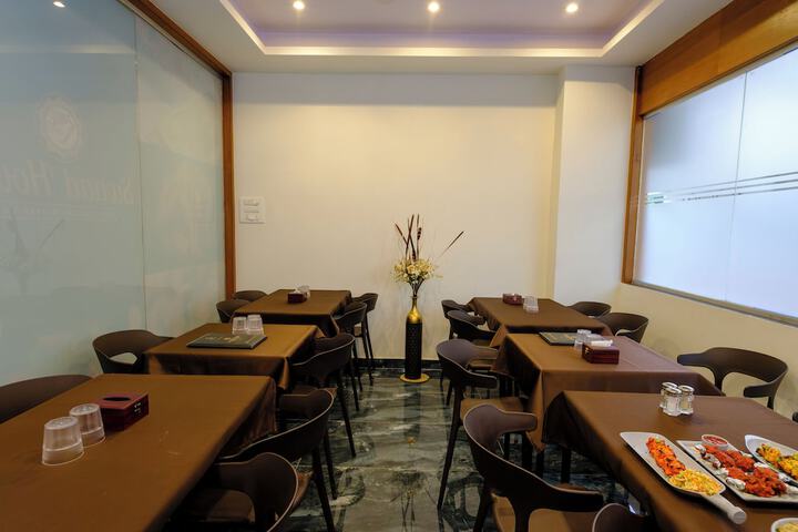 Room 42 of 60