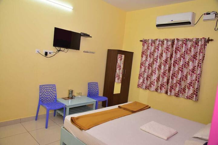 Room 3 of 18