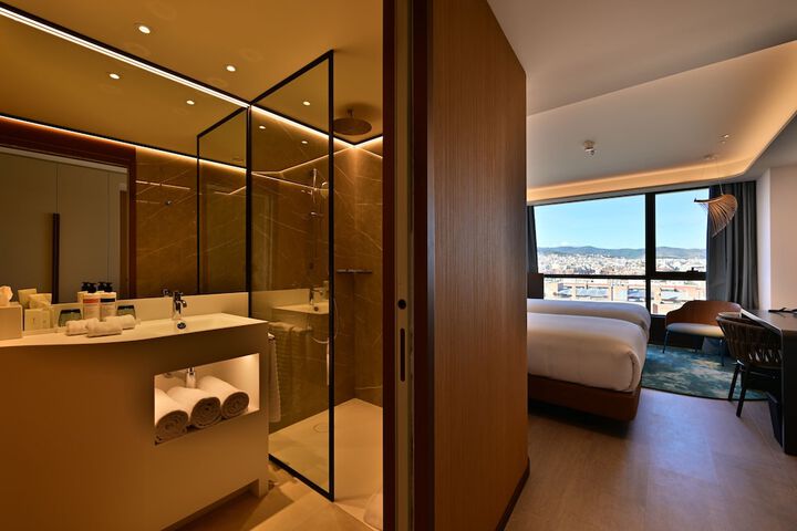 Room 33 of 69
