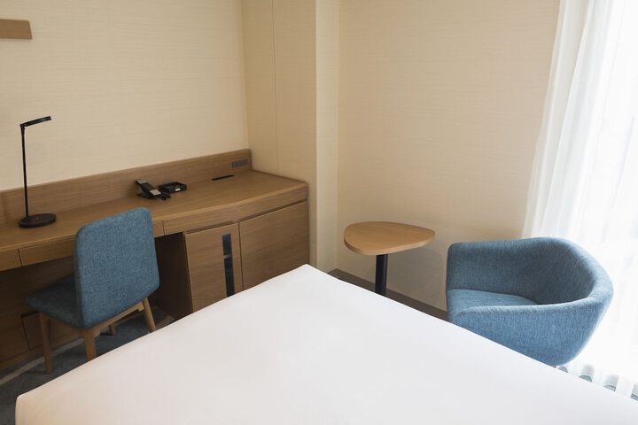 Room 16 of 27