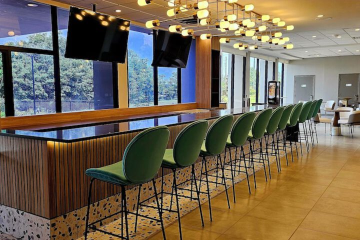 Lobby lounge