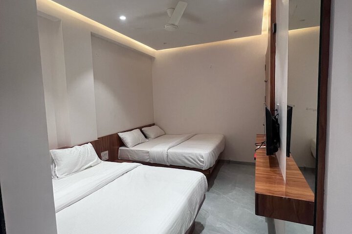 Room 22 of 34