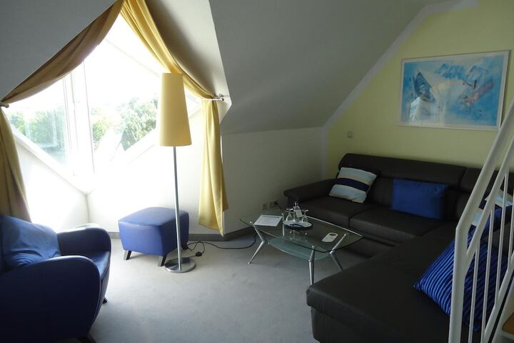 Room 9 of 36