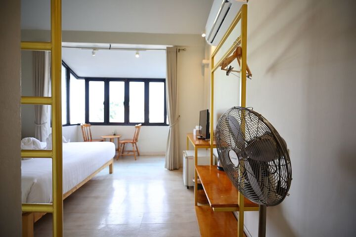 Room 43 of 91