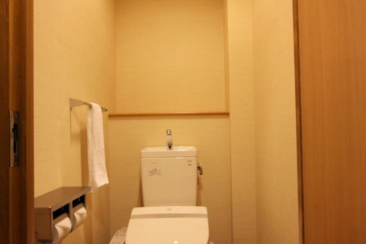 Room 27 of 57