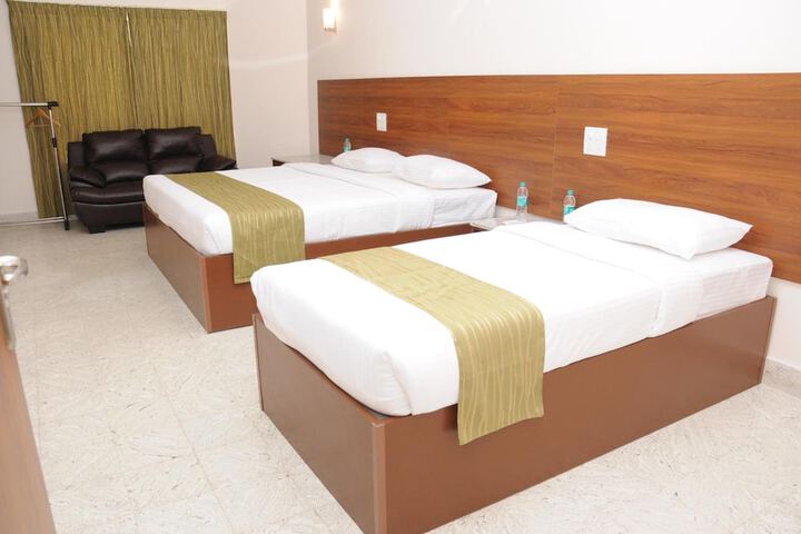 Room 9 of 38