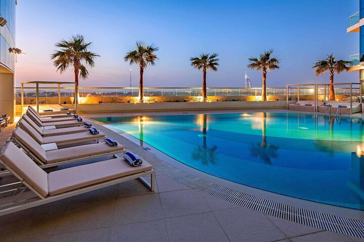 Hotel Pool