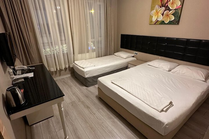 Room 15 of 77