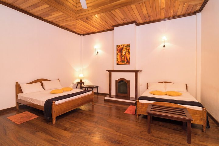 Room 6 of 28