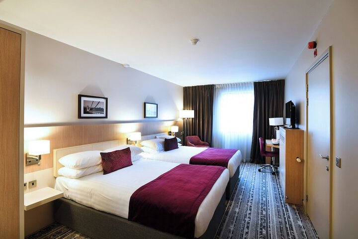 Room 7 of 38