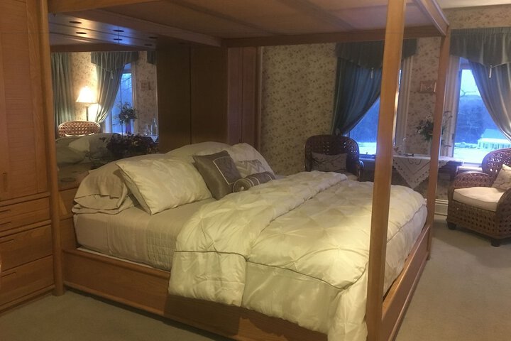 Room 4 of 50