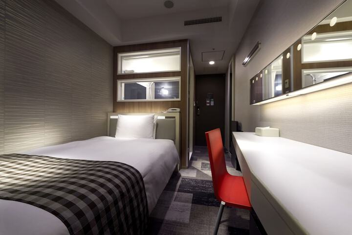 Room 8 of 30