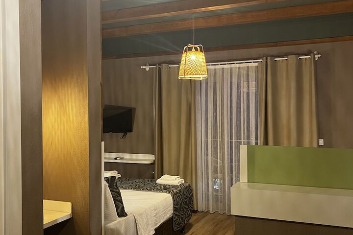 Room 19 of 76