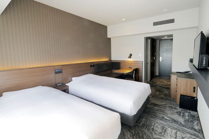 Room 6 of 49