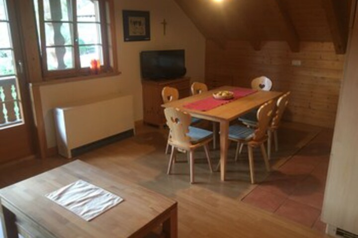 Room 10 of 18