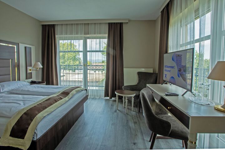 Room 8 of 49