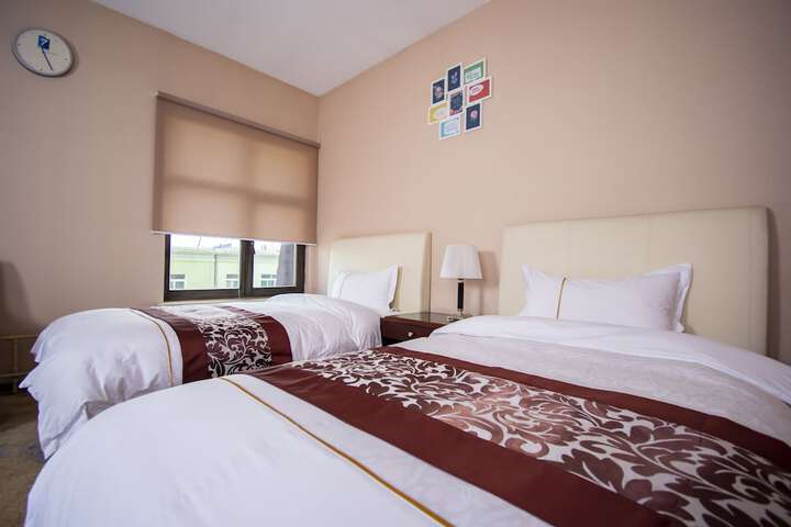 Room 9 of 68