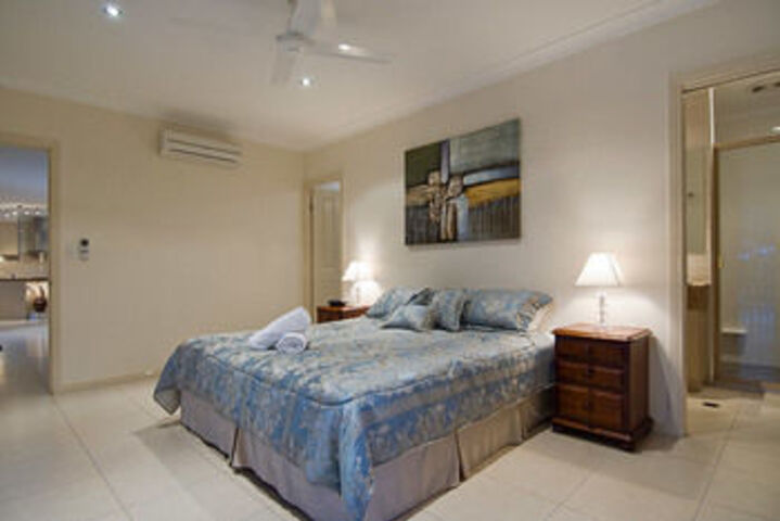 Room 9 of 25