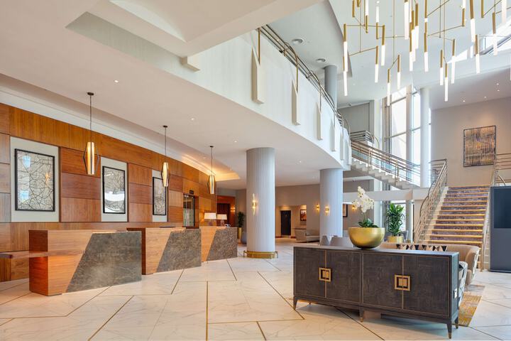 Entrance & Lobby